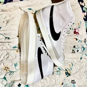 Nike Blazer Mid’77